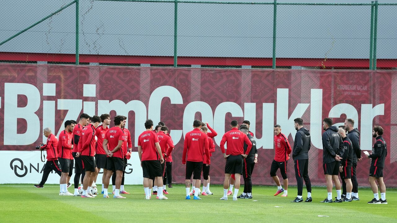 A Milli Takım İtalya hazırlıklarına başladı: İlk 11 dinlendi, Orkun Kökçü ayrı çalıştı