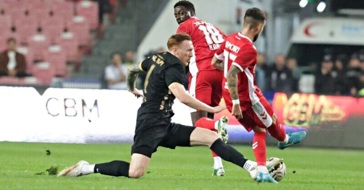 Amed SK, Samsunspor'u deplasmanda 2-1 yendi: Geriden gelip maç fazlasıyla lider oldu
