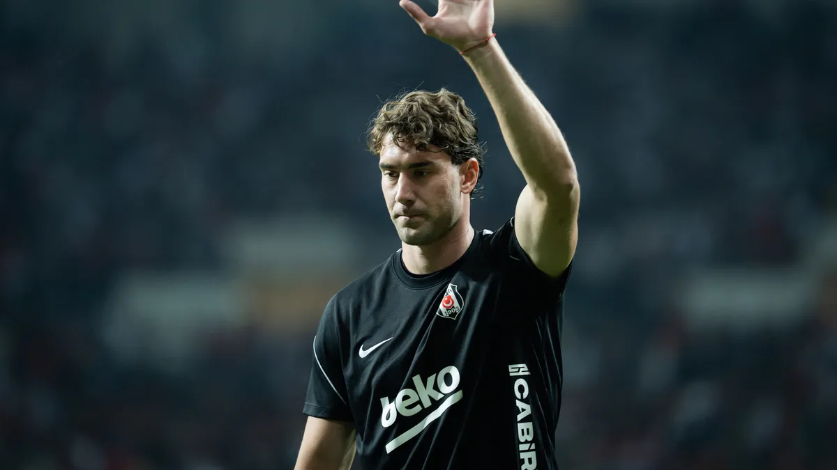 Beşiktaş'ta Vlahovic için Trabzonspor seferberliği: Bağırsak tedavisi sürüyor
