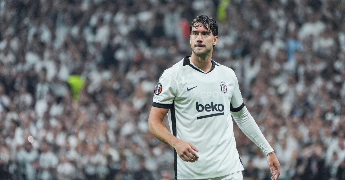 Beşiktaş'ta Vlahovic sakatlandı: arka adalesinde gerilme, Sırbistan kadrosundan çıktı