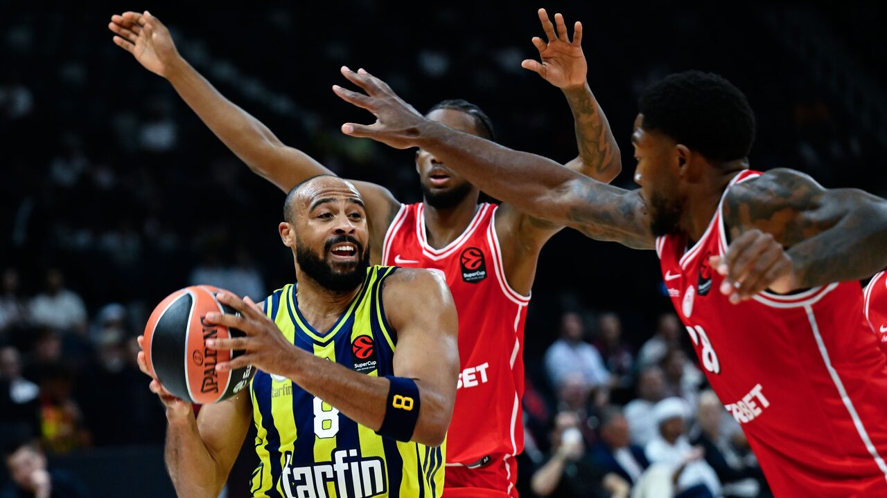 Fenerbahçe Tarfin, EuroLeague Süper Kupa yarı finalinde Olympiakos'a 92-90 yenildi