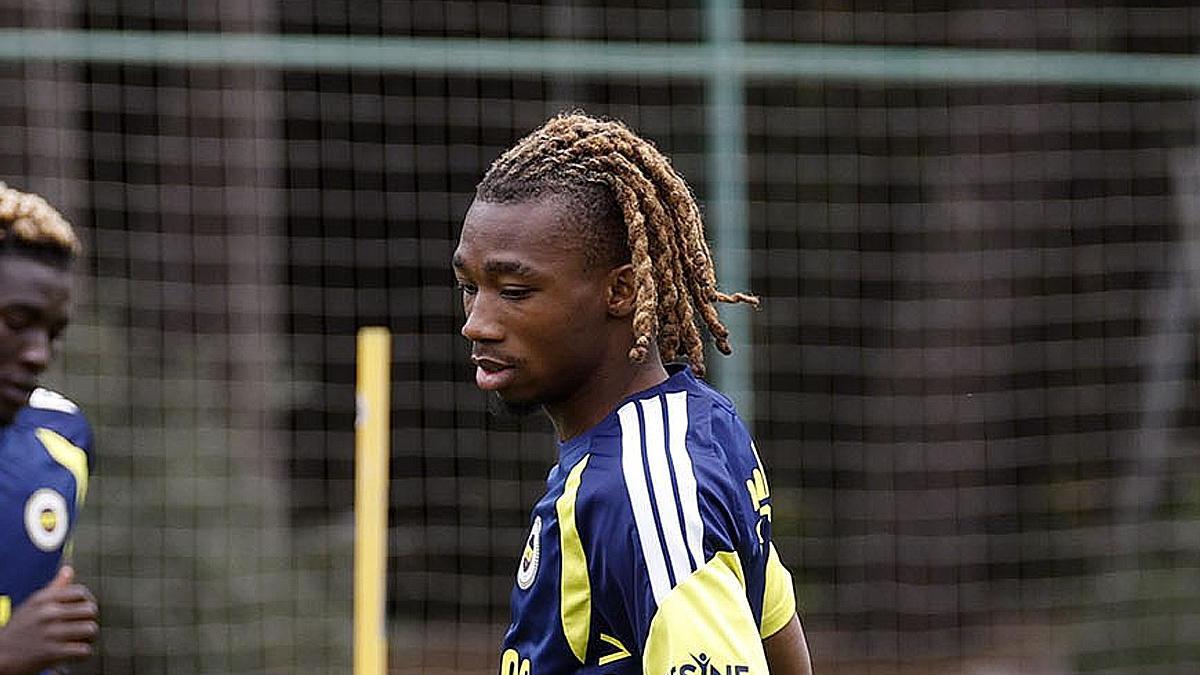 Fenerbahçe'de Nene bu sezon 5 maçta 101 dakika oynadı, gol ve asist yok: geçen sezon 39 maçta 21 skor katkısı vardı