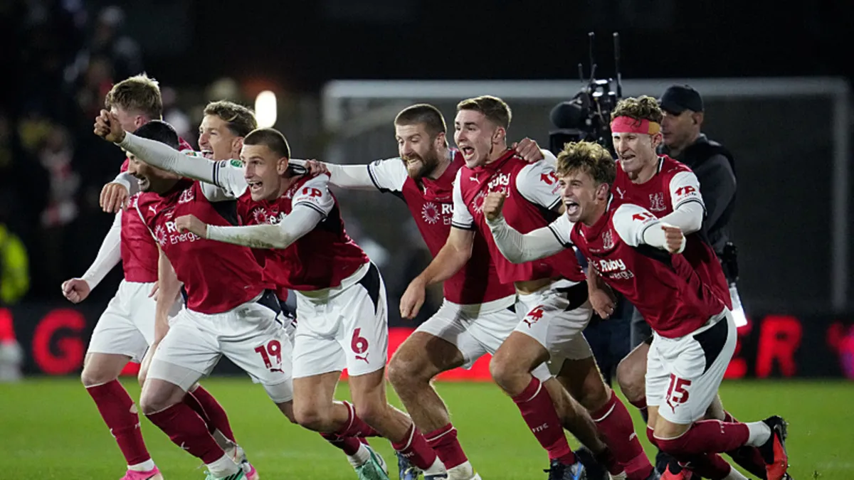 Fleetwood Town Arsenal'i penaltılarla eledi, Lig Kupası'nda ilk kez çeyrek finalde
