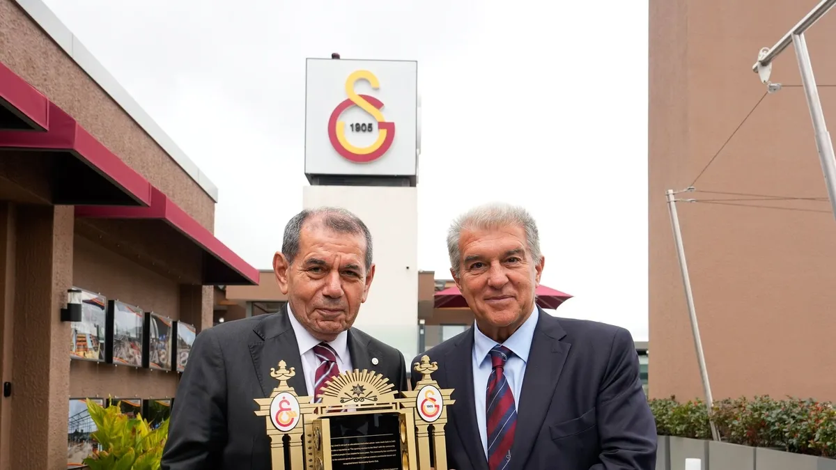 Galatasaray ve Barcelona yönetimi Galatasaray Adası'nda yemekte buluştu, Laporta da vardı