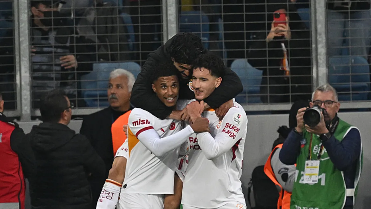 Galatasaray ligde 5 golü son dakikalarda buldu: 8 maçın 4'ünde 10 puan geldi