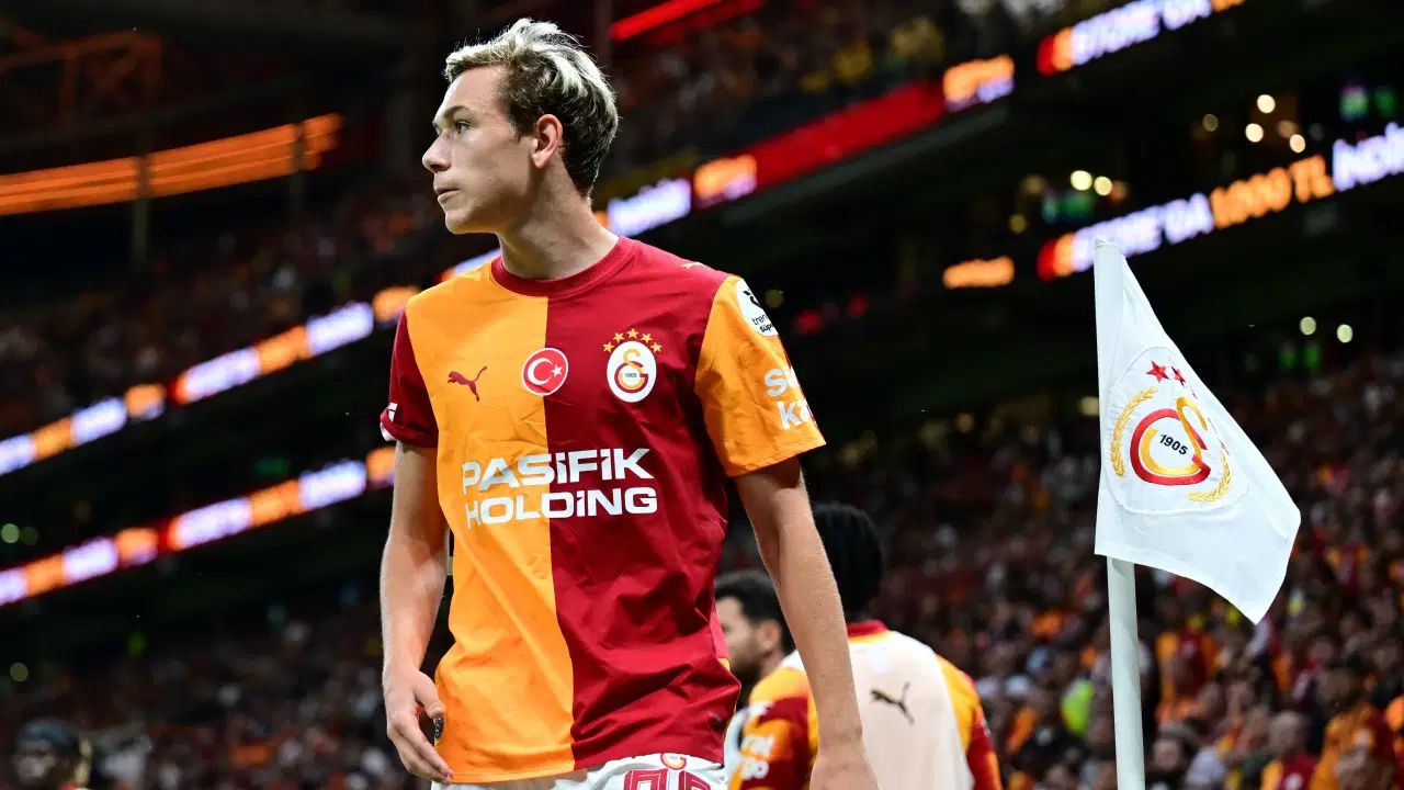 Galatasaraylı Batrakov'a Rusya Milli Takımı'ndan davet: milli arada İran, Namibya ve Nijerya ile hazırlık maçı
