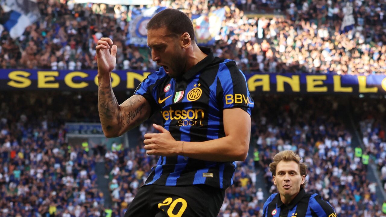 İddia: Inter'den Hakan Çalhanoğlu'na maaş indirimli iki yıllık sözleşme teklifi