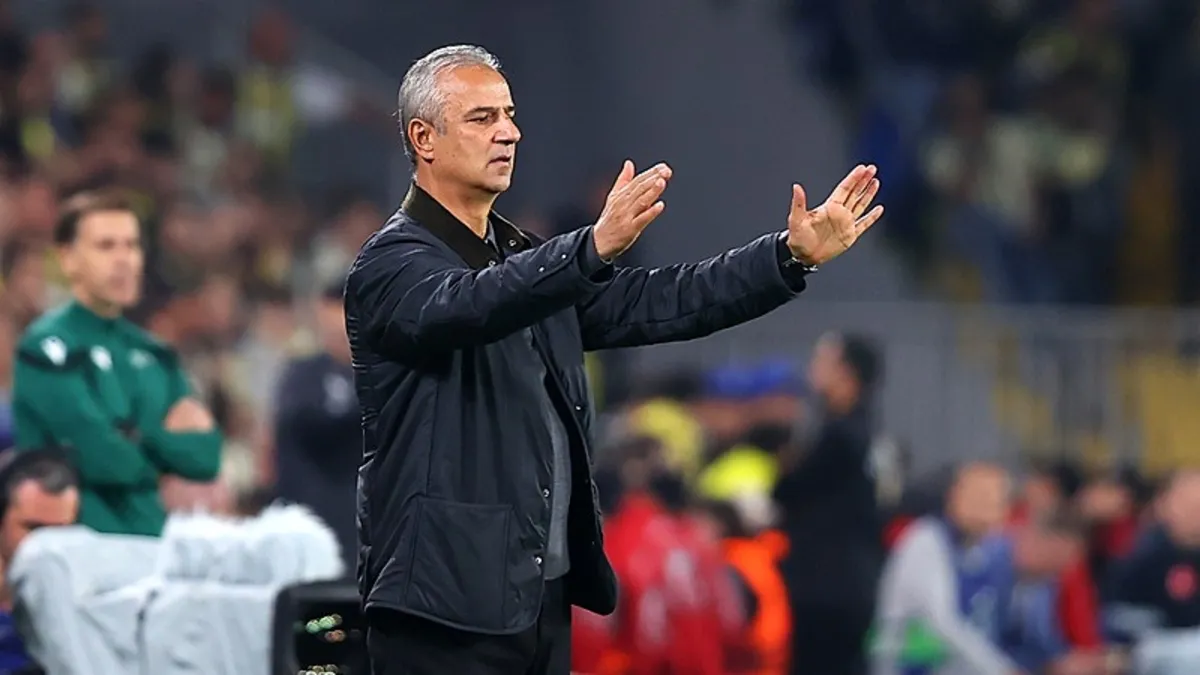 Kadıköy'de İsmail Kartal'a istifa çağrısı: Slavia Prag beraberliği sonrası tepki