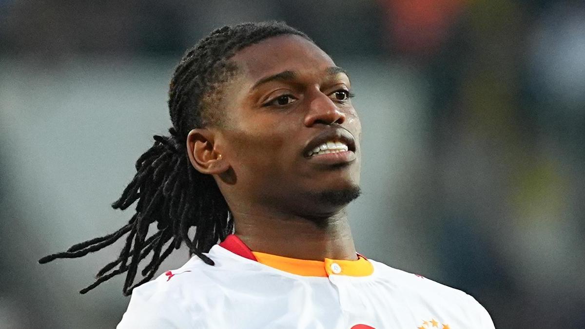 Leao'dan Buruk'a derbi mesajı: 'Elimden geleni yapacağım', yedek kulübesi ihtimali var
