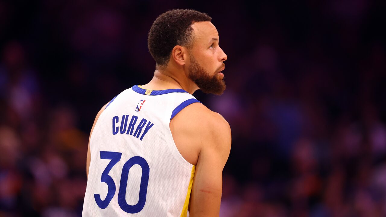 Stephen Curry, Warriors ile 116 milyon dolarlık yeni sözleşmeyle kazanç rekorunu kırdı