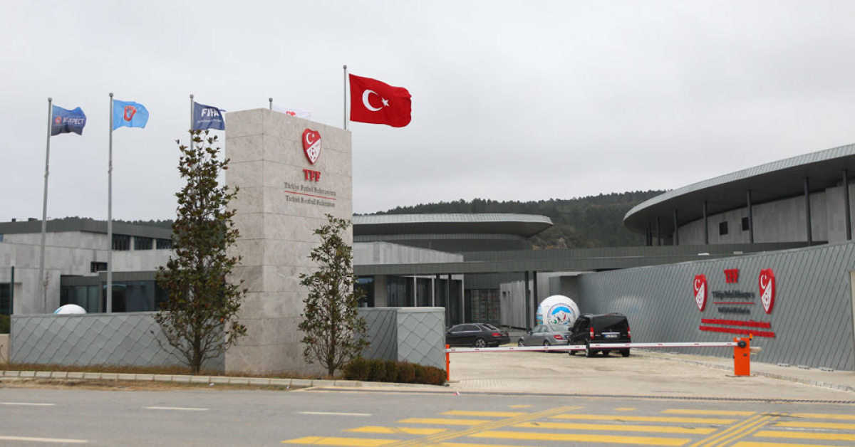 TFF hakem açıklamalarına ceza getirdi: yöneticilere en az 45 gün hak mahrumiyeti